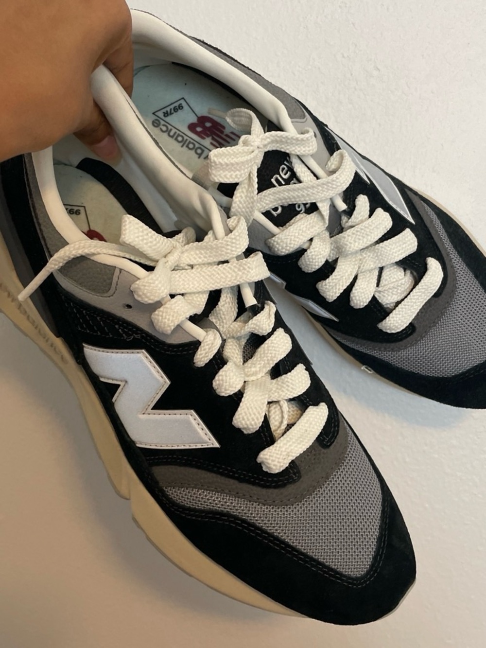 New Balance Men’s 997R Black & Gray